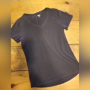 Duluth Trading Co. short sleeve gray tee